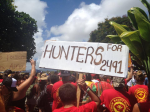 Demonstranten auf den Straßen Kauai's (Foto: stoppoisoningparadise.org)